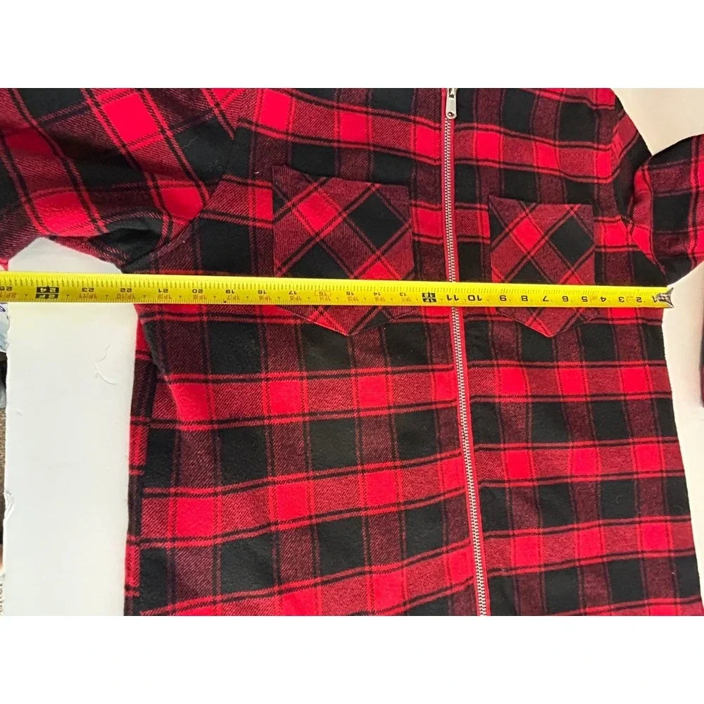 Forever 21 Mens M Red Black Plaid Quilted Shacket Jacket Grunge Outdoor Warm